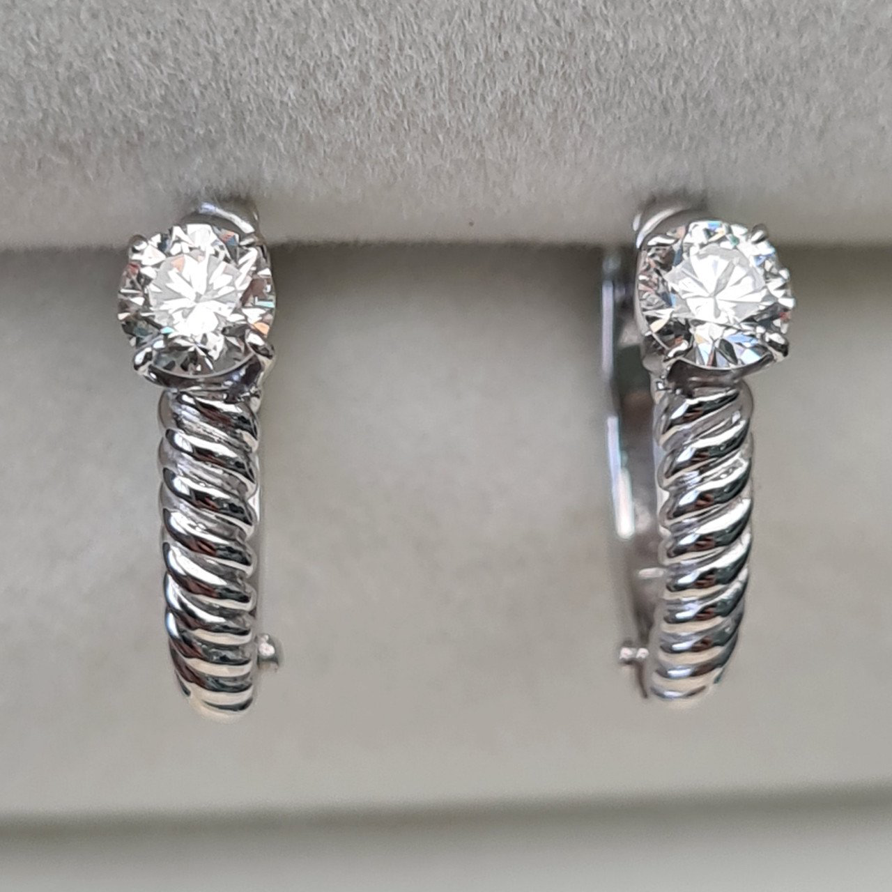 Серьги Deimantas 93722728 2,51гр 0,46ct. купить,NaN