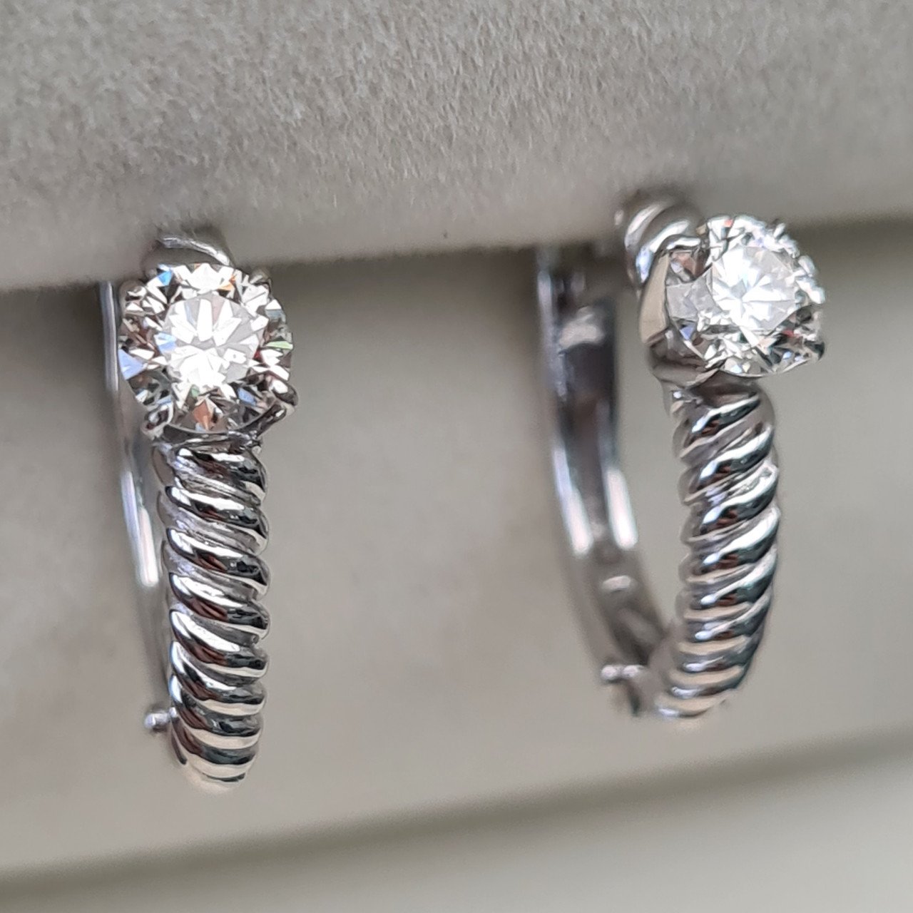 Серьги Deimantas 93722728 2,51гр 0,46ct. купить,NaN