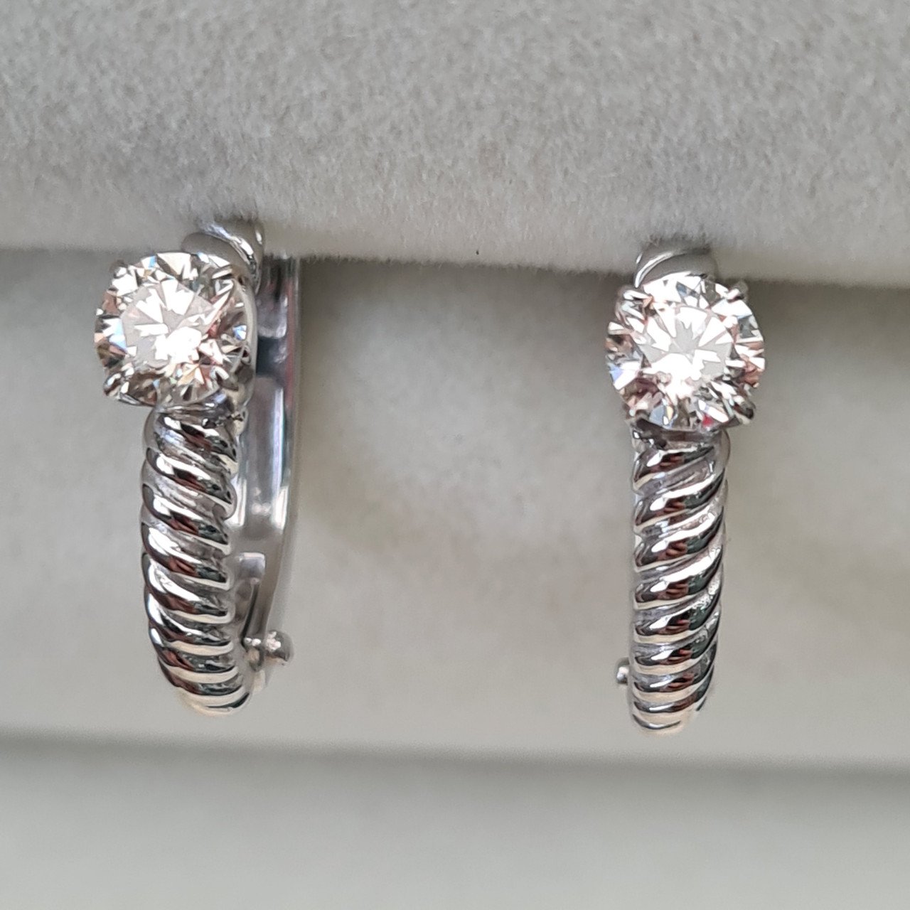 Серьги Deimantas 93722728 2,51гр 0,46ct. купить,NaN