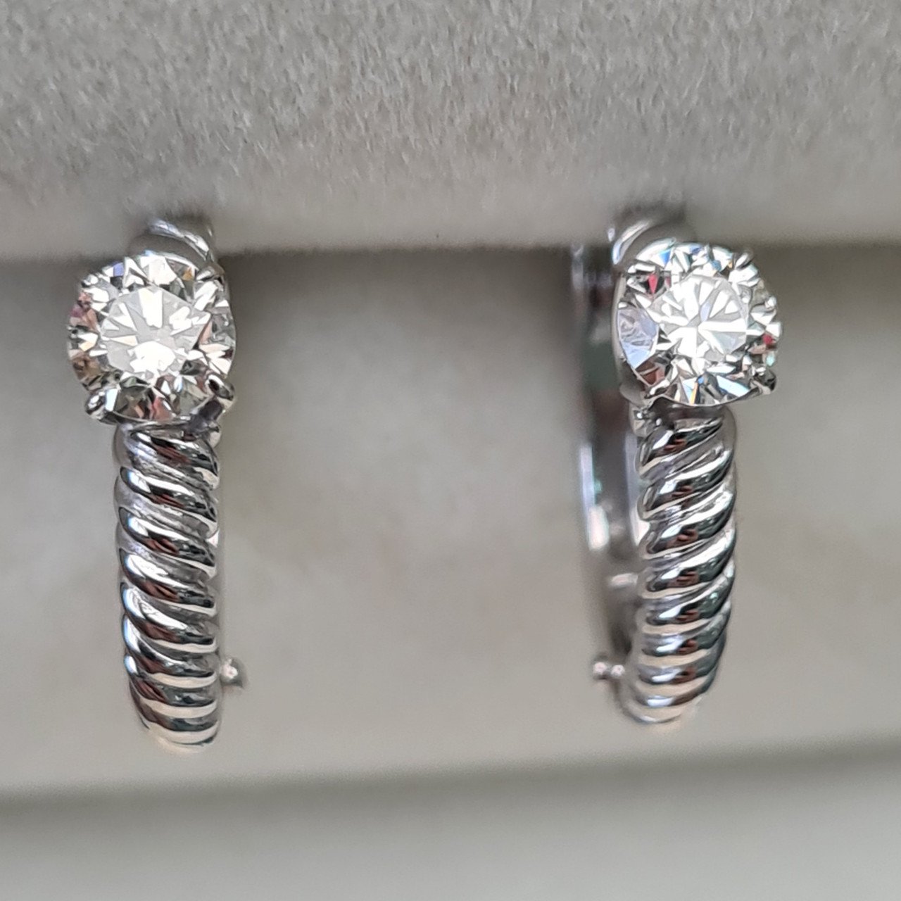 Серьги Deimantas 93722728 2,51гр 0,46ct. купить,NaN