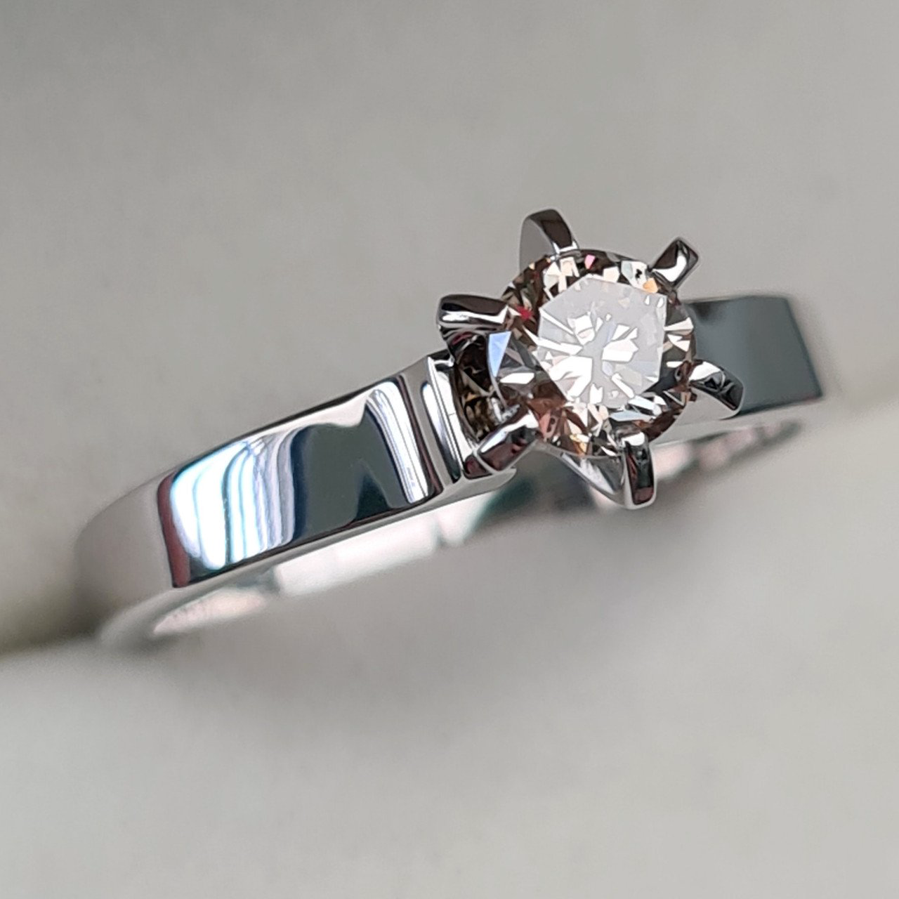 Кольцо Deimantas 93746995 16,5р 3,22гр 0,44ct. купить,NaN