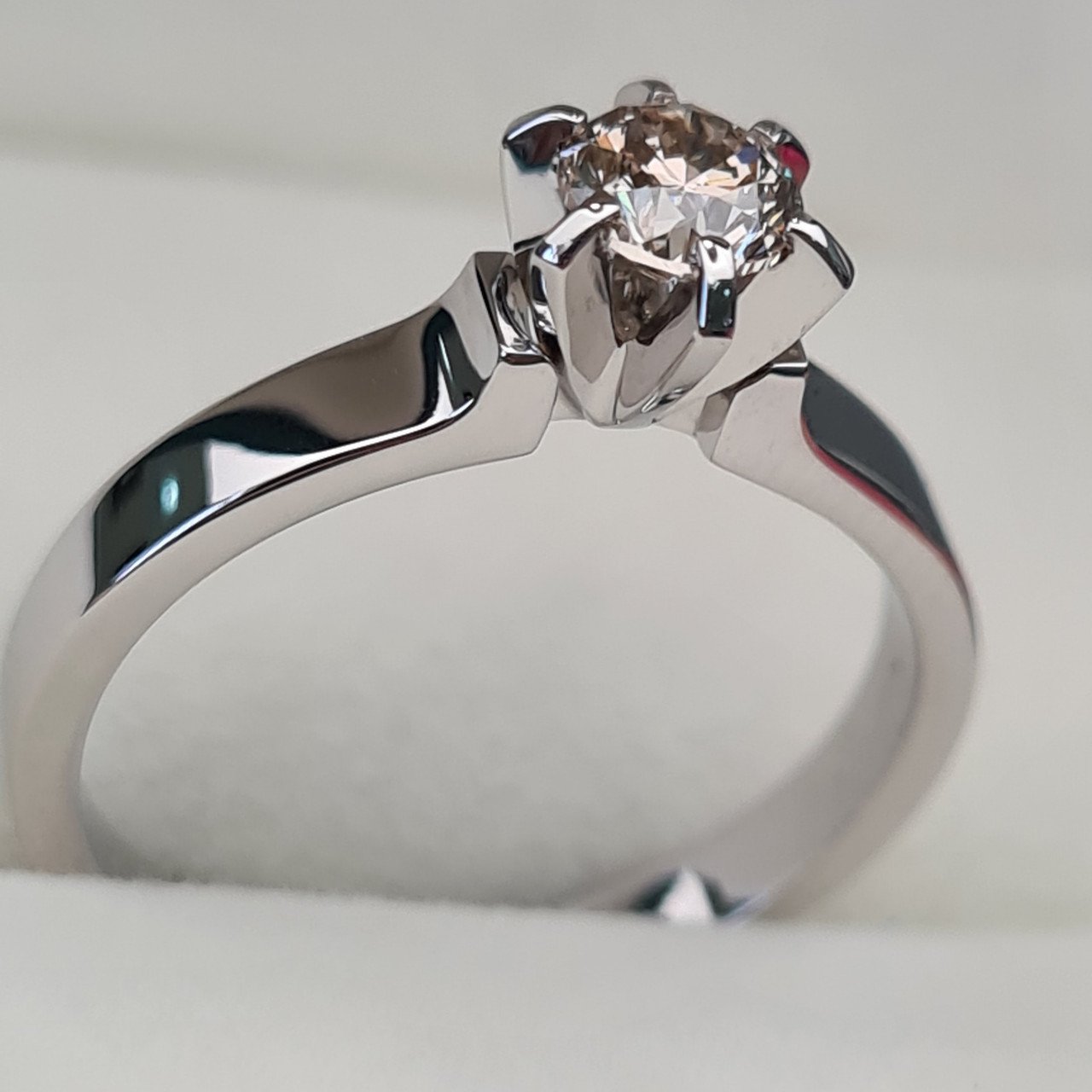 Кольцо Deimantas 93746995 16,5р 3,22гр 0,44ct. купить,NaN