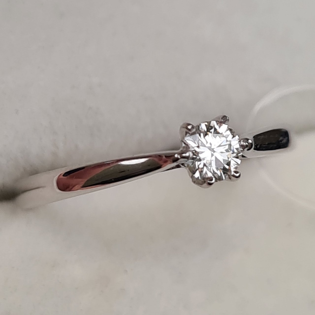 Кольцо Deimantas 98168800 16,5р 1,19гр 0,197ct. купить,NaN
