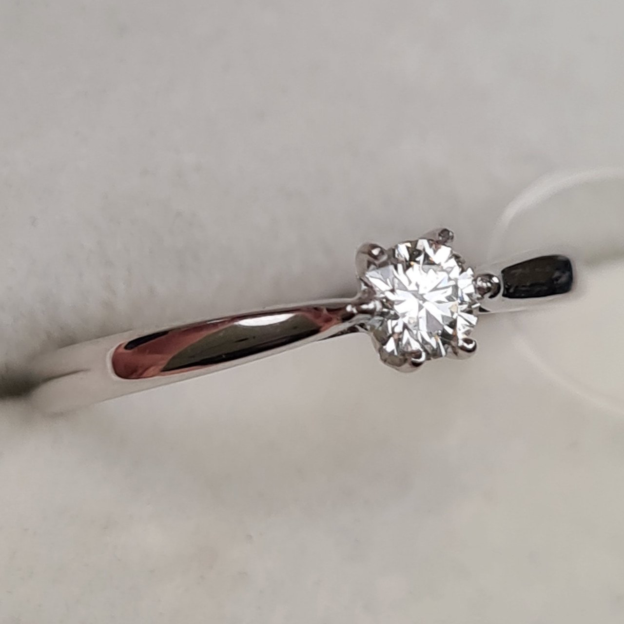 Кольцо Deimantas 98168800 16,5р 1,19гр 0,197ct. купить,NaN