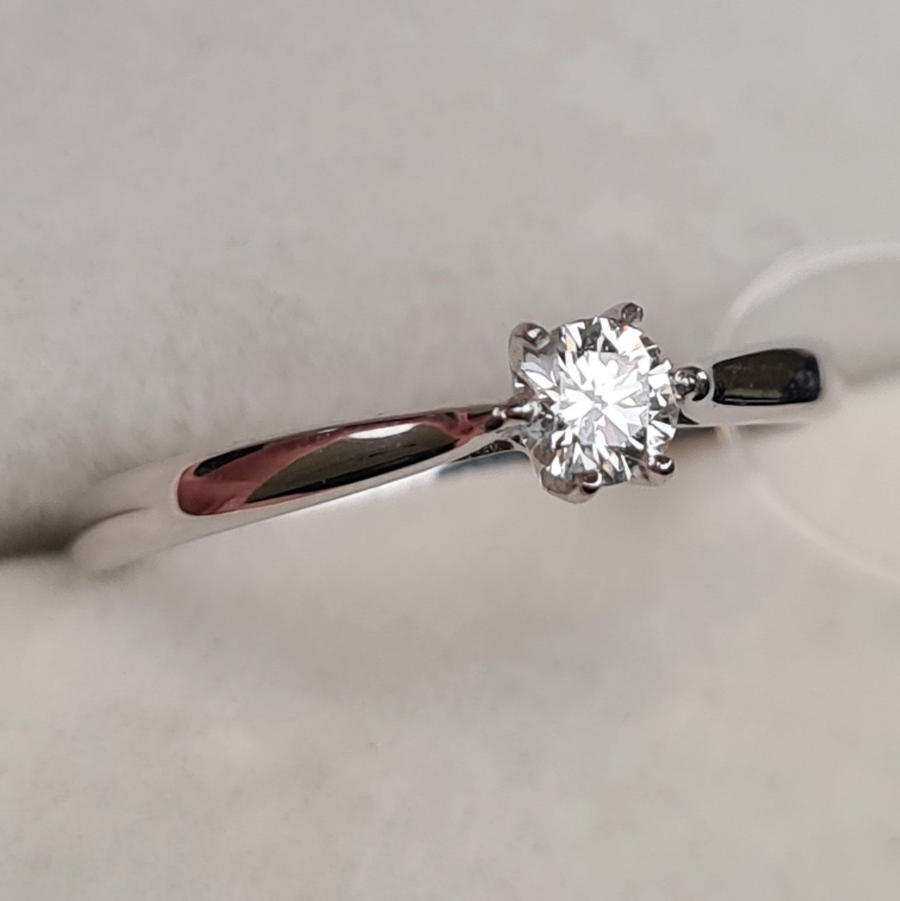 Кольцо Deimantas 98168800 16,5р 1,19гр 0,197ct. купить,NaN