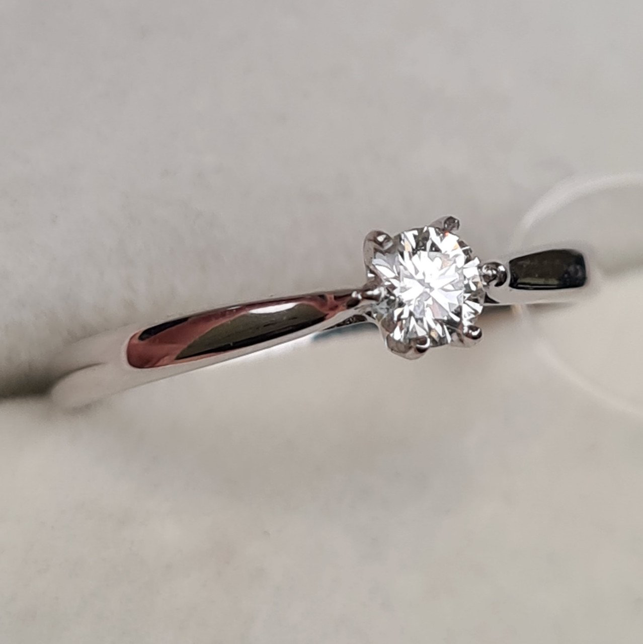 Кольцо Deimantas 98168800 16,5р 1,19гр 0,197ct. купить,NaN