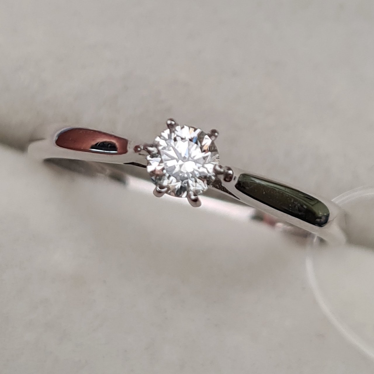 Кольцо Deimantas 98168800 16,5р 1,19гр 0,197ct. купить,NaN