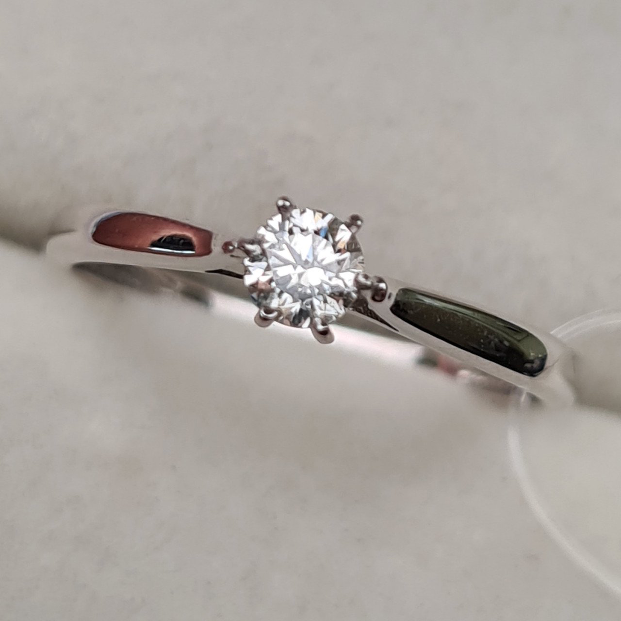 Кольцо Deimantas 98168800 16,5р 1,19гр 0,197ct. купить,NaN