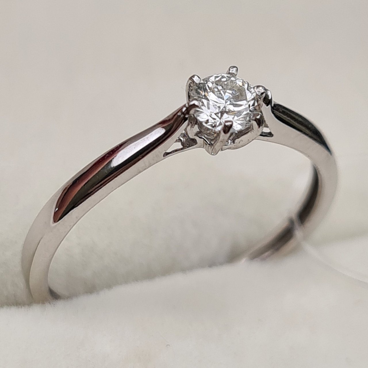 Кольцо Deimantas 98168800 16,5р 1,19гр 0,197ct. купить,NaN