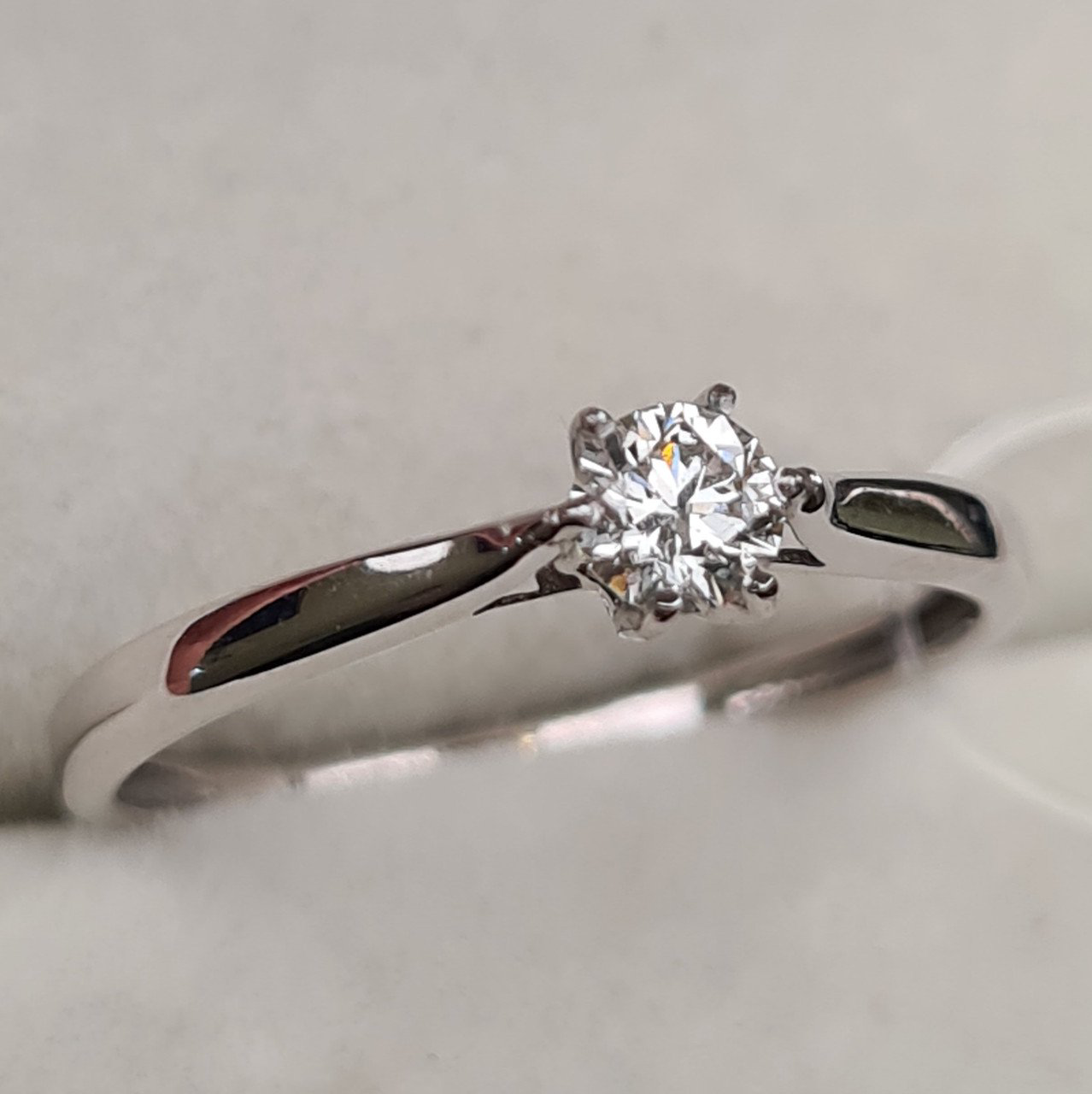 Кольцо Deimantas 98168800 16,5р 1,19гр 0,197ct. купить,NaN