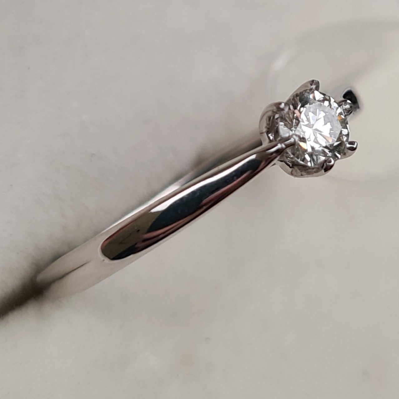 Кольцо Deimantas 98168800 16,5р 1,19гр 0,197ct. купить,NaN