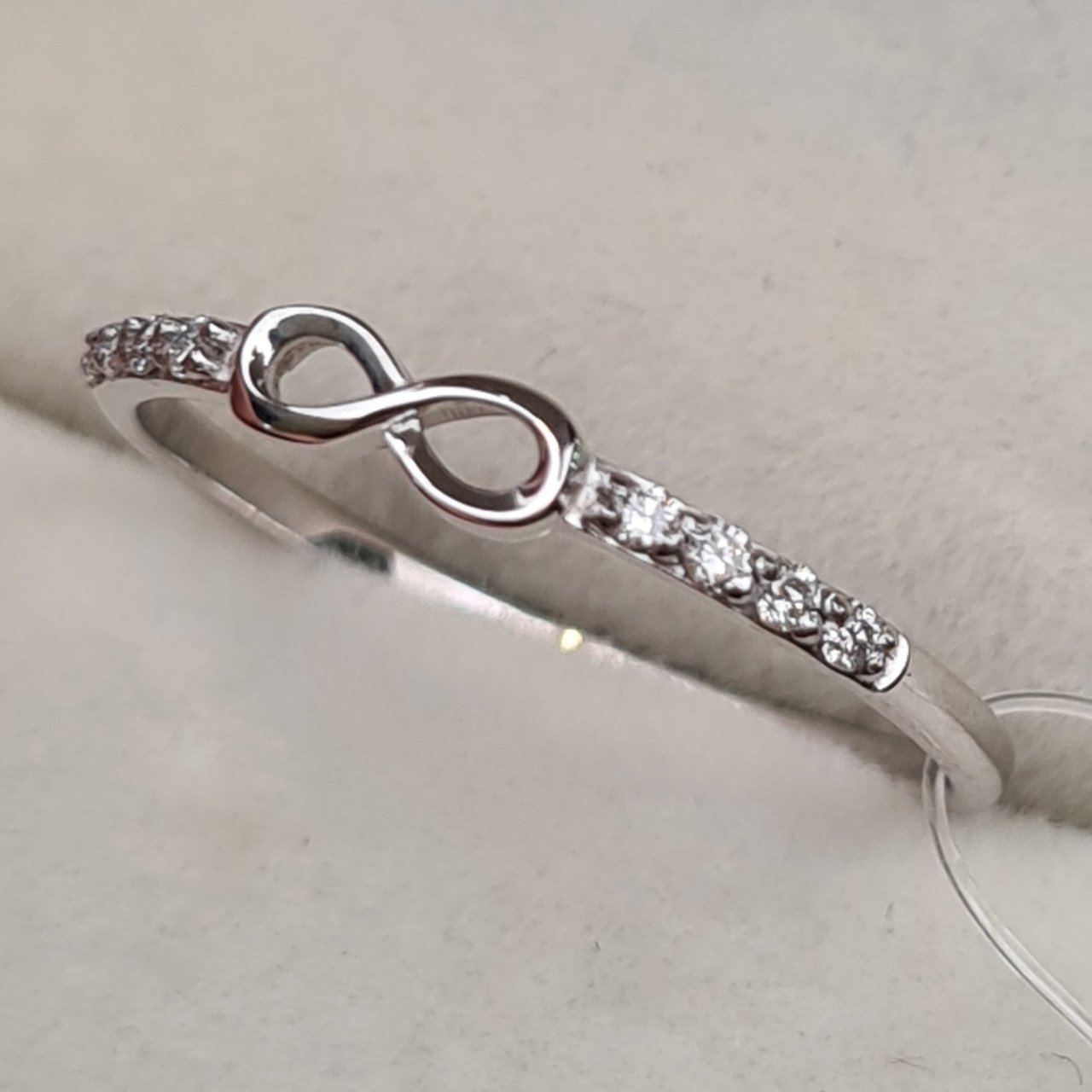 Кольцо Deimantas 98168829 17,5р 0,94гр 0,072ct. купить,NaN