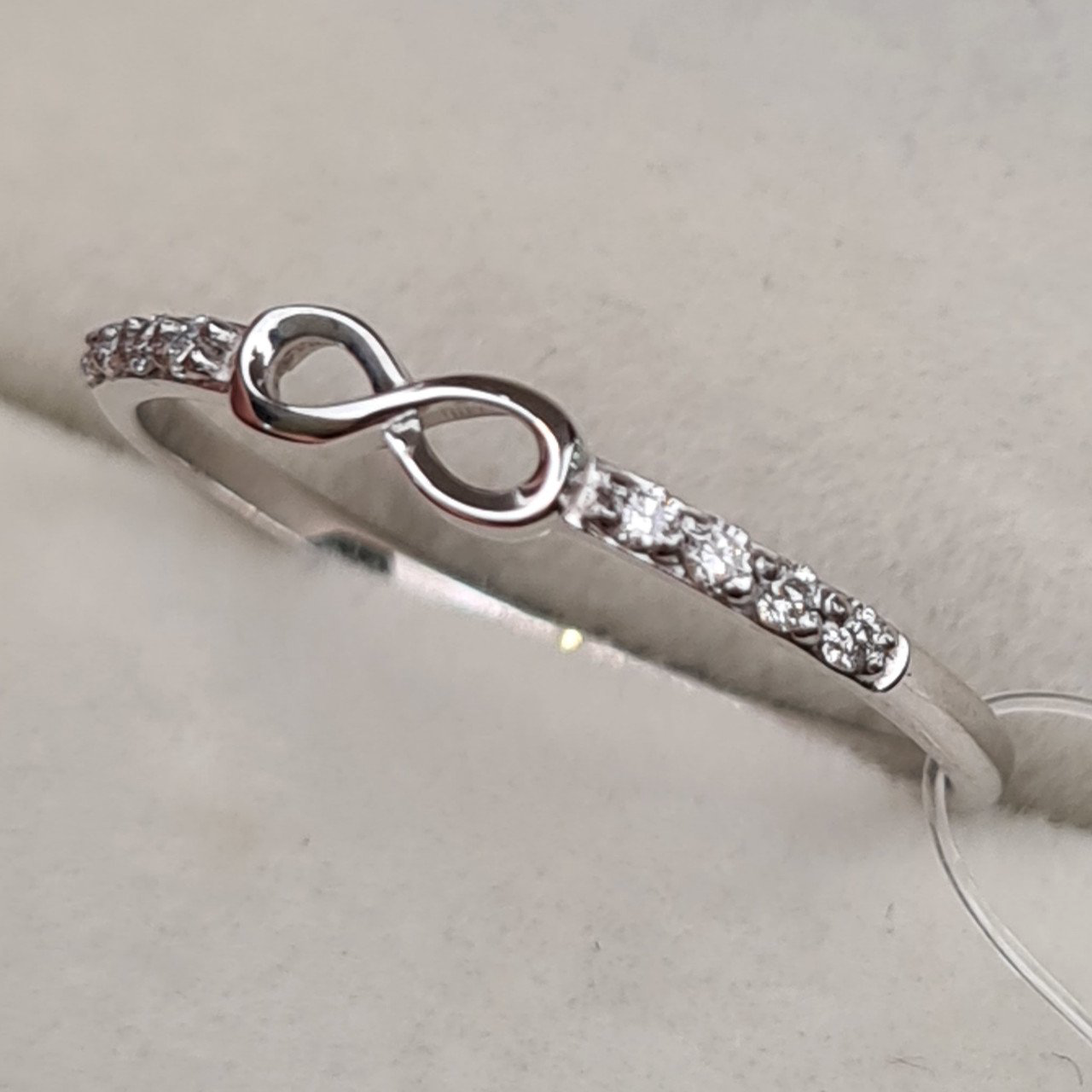 Кольцо Deimantas 98168829 17,5р 0,94гр 0,072ct. купить,NaN