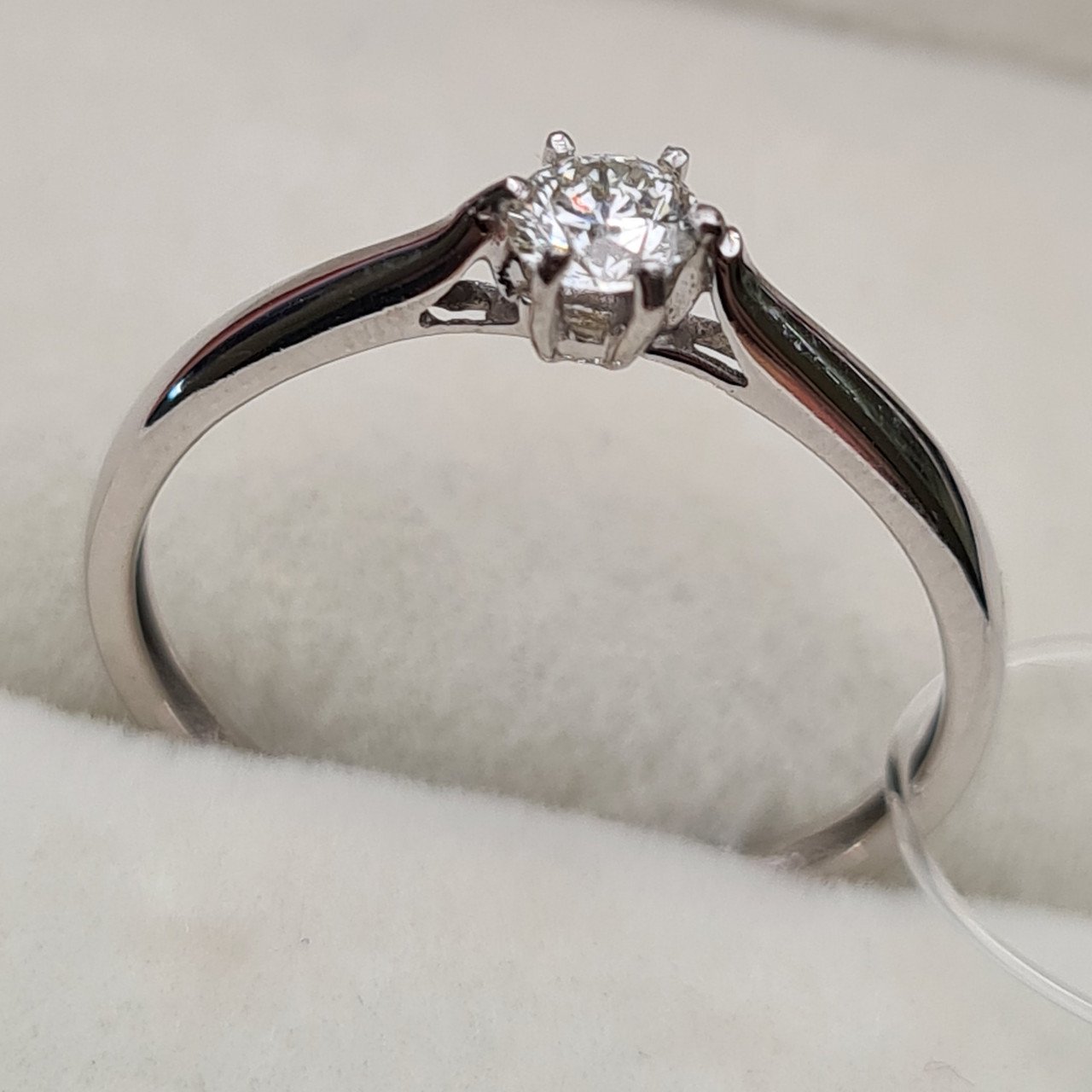 Кольцо Deimantas 98168800 16,5р 1,19гр 0,197ct. купить,NaN