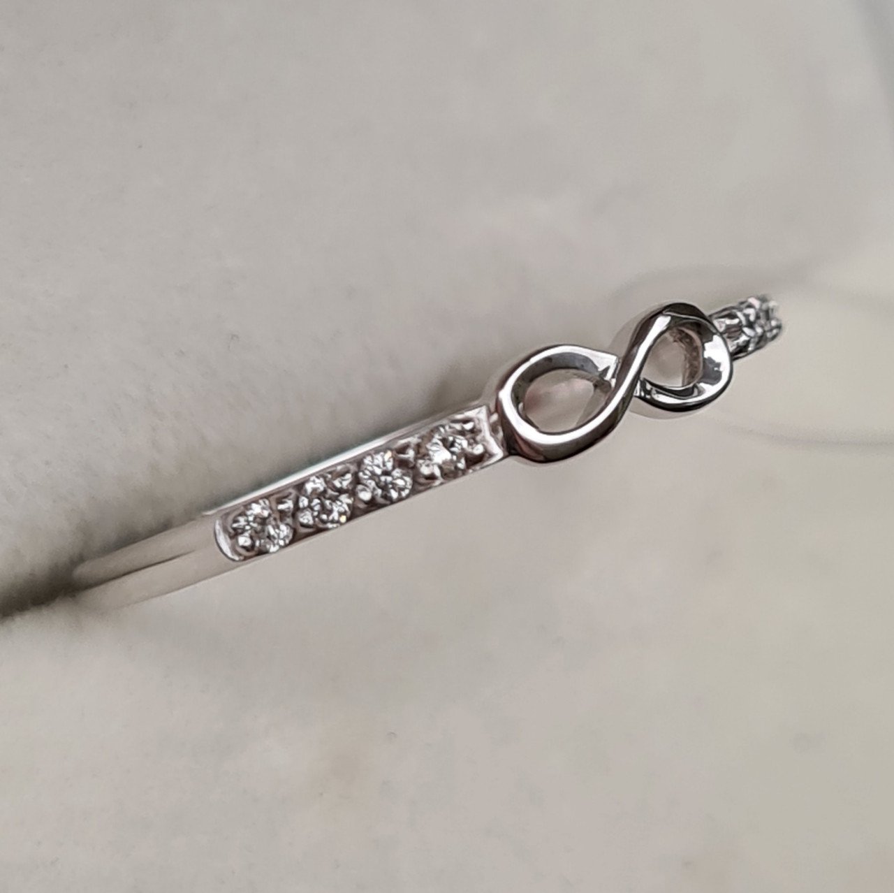 Кольцо Deimantas 98168829 17,5р 0,94гр 0,072ct. купить,NaN
