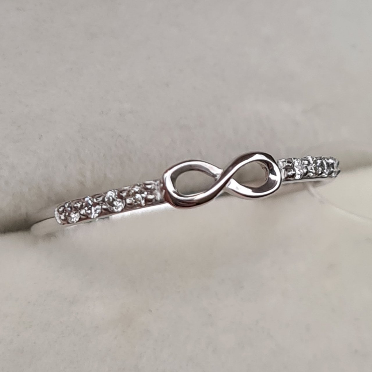 Кольцо Deimantas 98168829 17,5р 0,94гр 0,072ct. купить,NaN