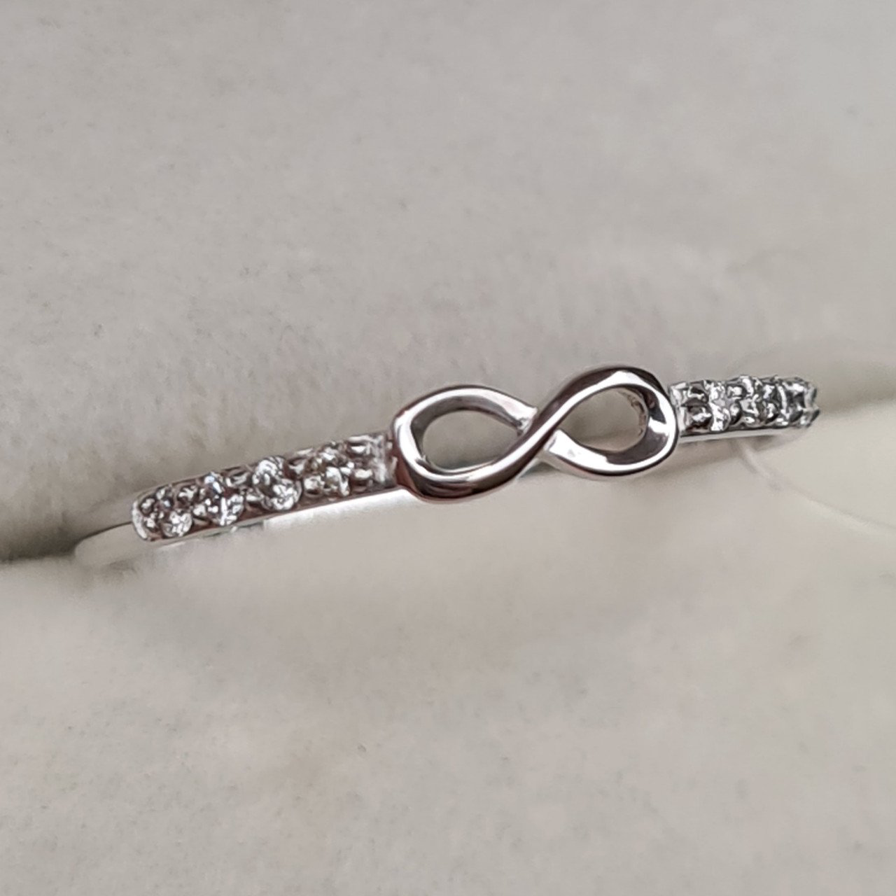 Кольцо Deimantas 98168829 17,5р 0,94гр 0,072ct. купить,NaN