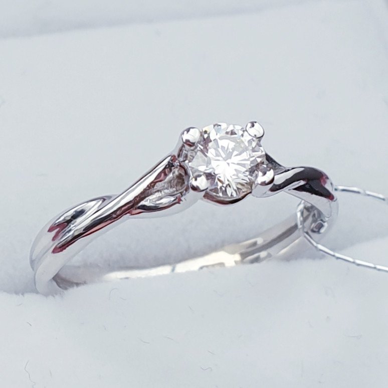 Кольцо Deimantas 51814805 16р 2,2гр 0,28ct. купить,NaN