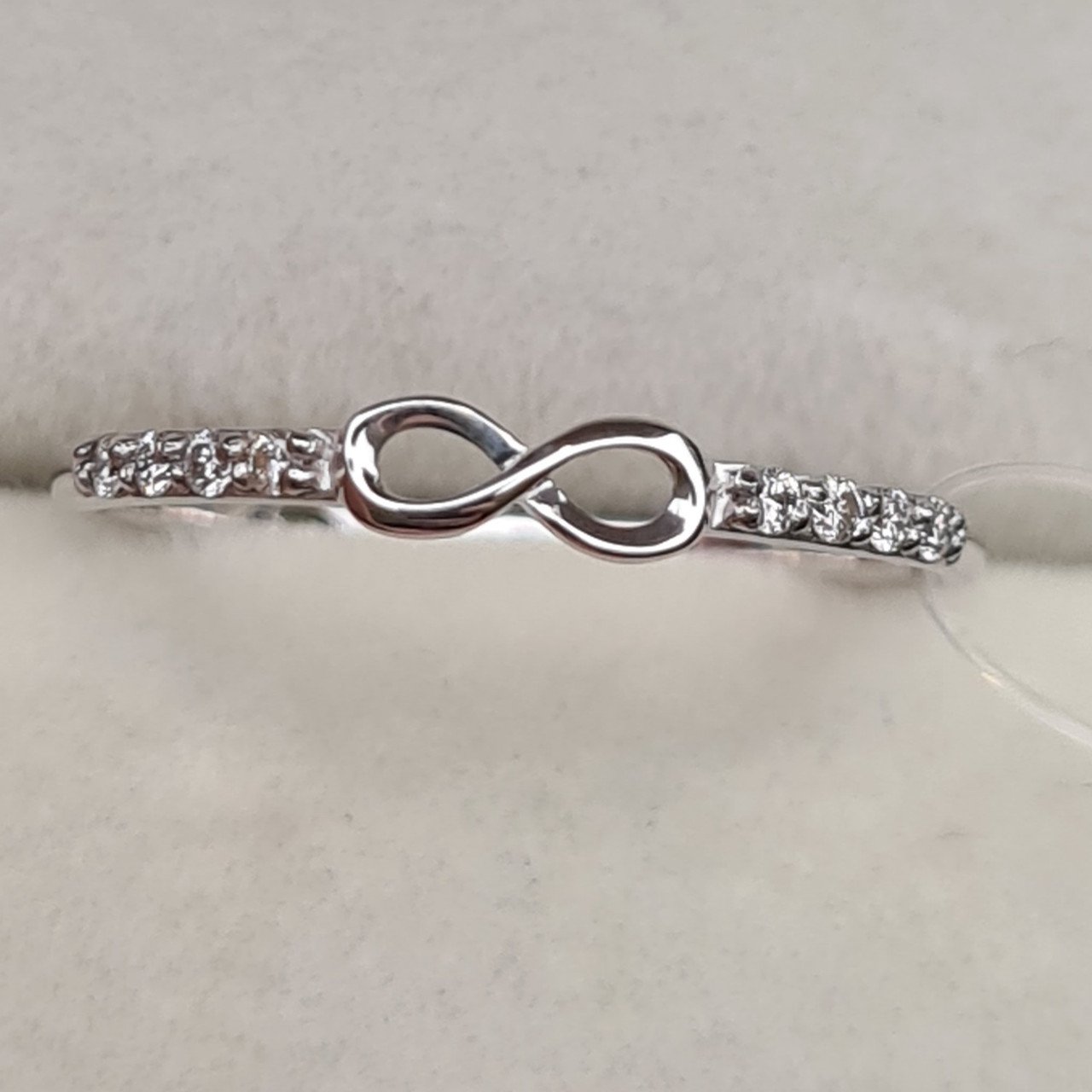Кольцо Deimantas 98168829 17,5р 0,94гр 0,072ct. купить,NaN