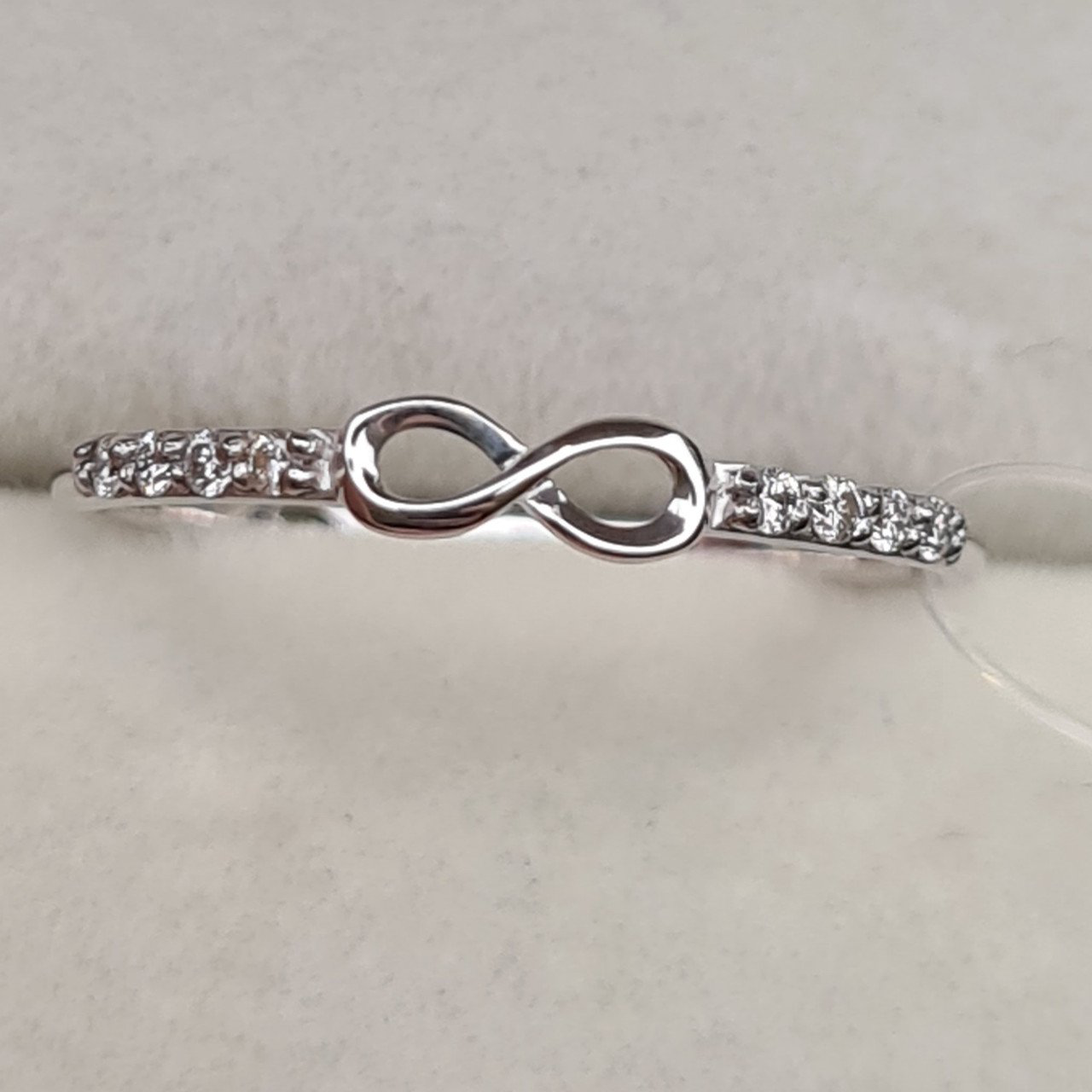 Кольцо Deimantas 98168829 17,5р 0,94гр 0,072ct. купить,NaN