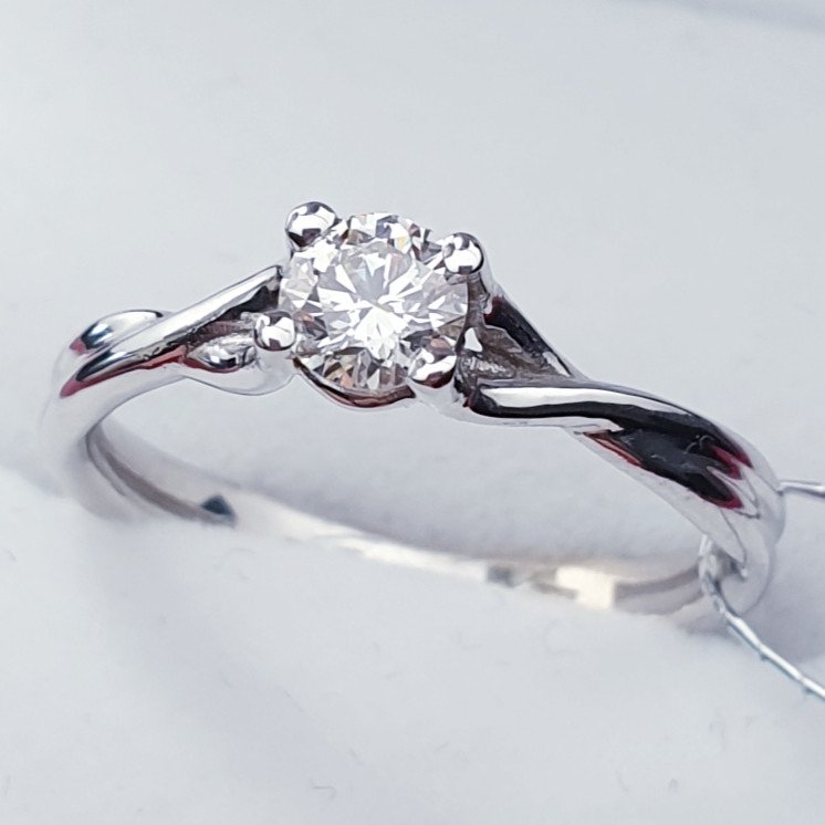 Кольцо Deimantas 51814805 16р 2,2гр 0,28ct. купить,NaN