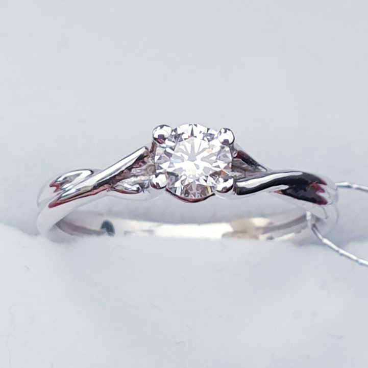 Кольцо Deimantas 51814805 16р 2,2гр 0,28ct. купить,NaN