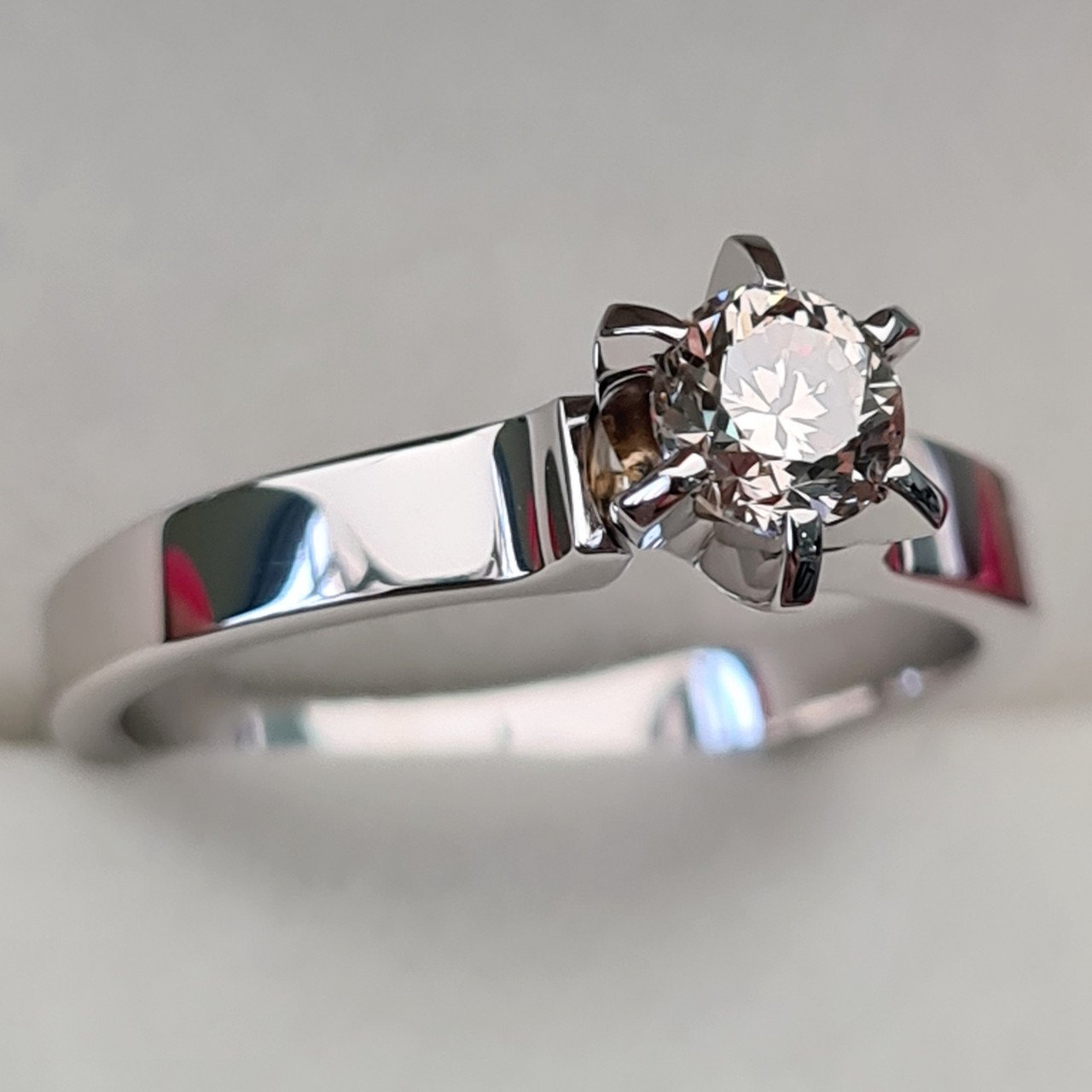 Кольцо Deimantas 93747004 16,5р 3,22гр 0,38ct. купить,NaN