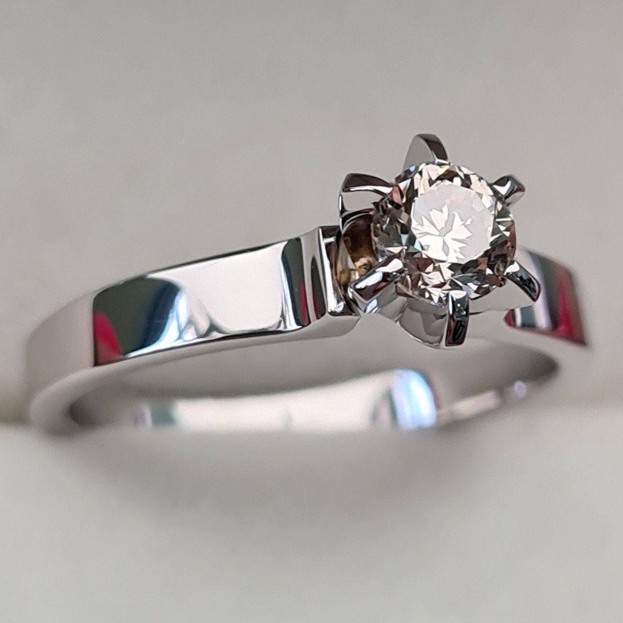 Кольцо Deimantas 93747004 16,5р 3,22гр 0,38ct. купить,NaN