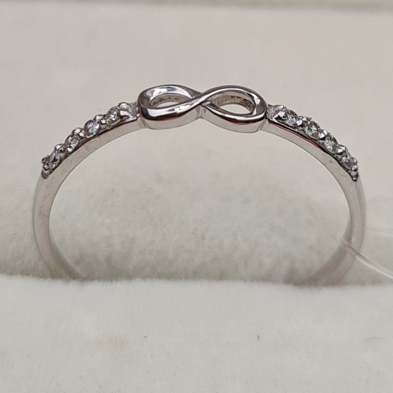 Кольцо Deimantas 98168829 17,5р 0,94гр 0,072ct. купить,NaN