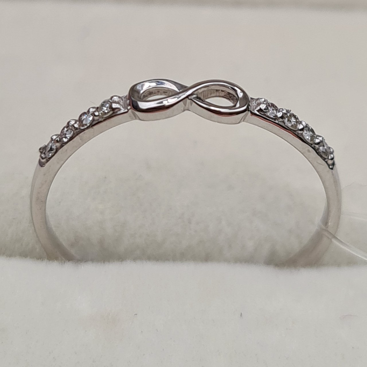 Кольцо Deimantas 98168829 17,5р 0,94гр 0,072ct. купить,NaN