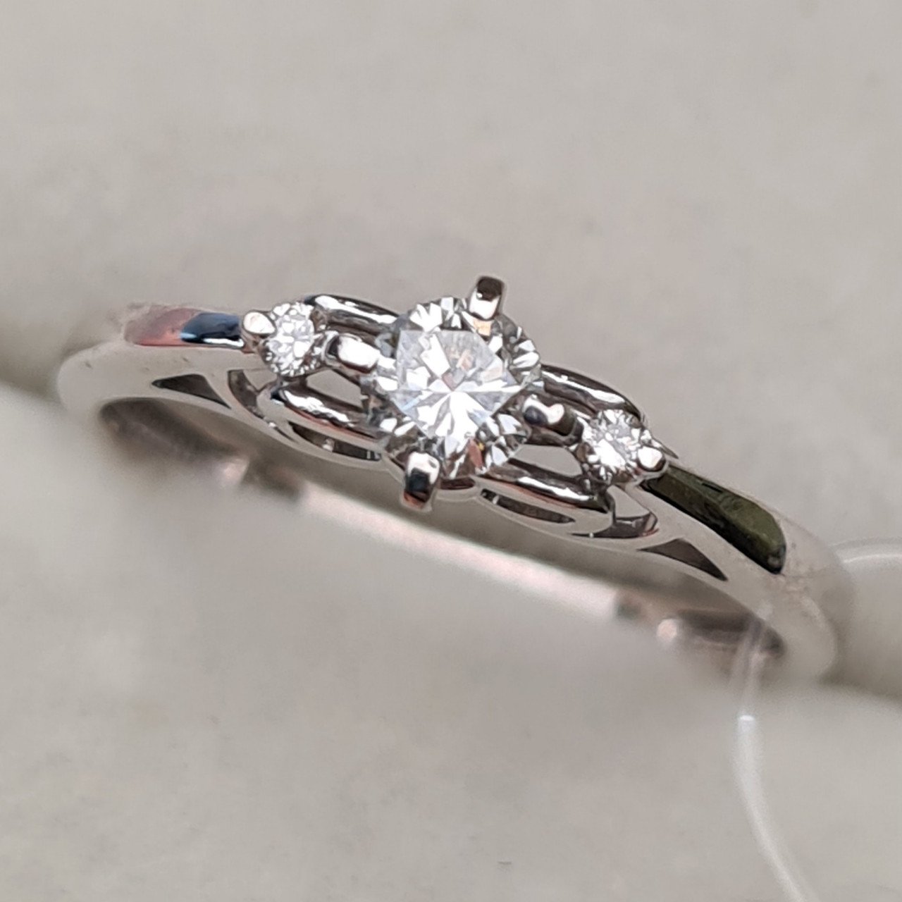 Кольцо Deimantas 98168835 16р 1,63гр 0,219ct. купить,NaN