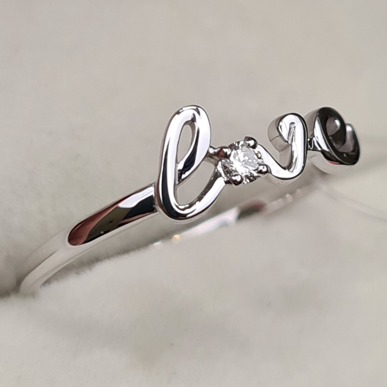 Кольцо Deimantas 98168809 16,5р 1,04гр 0,032ct. купить,NaN