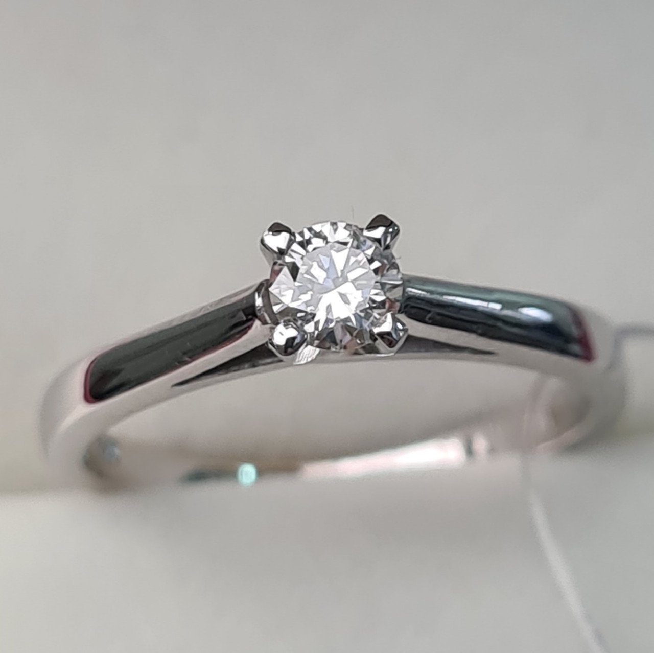 Кольцо Deimantas 61392130 16,5р 2,4гр 0,20ct купить,NaN