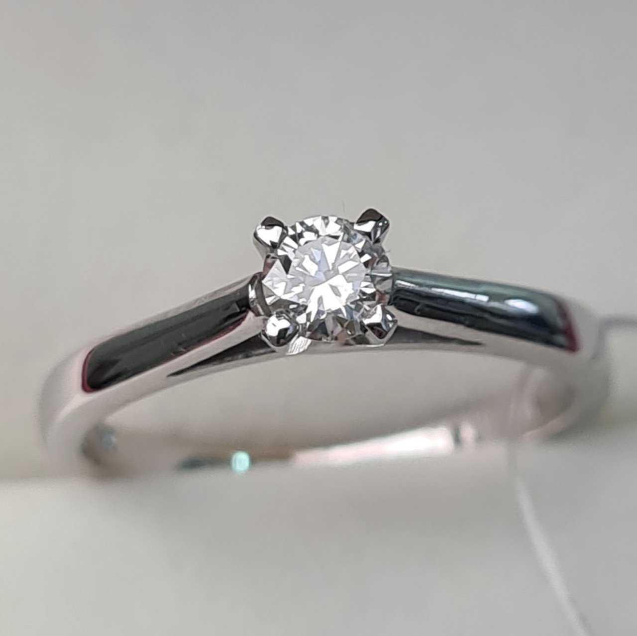 Кольцо Deimantas 61392130 16,5р 2,4гр 0,20ct купить,NaN