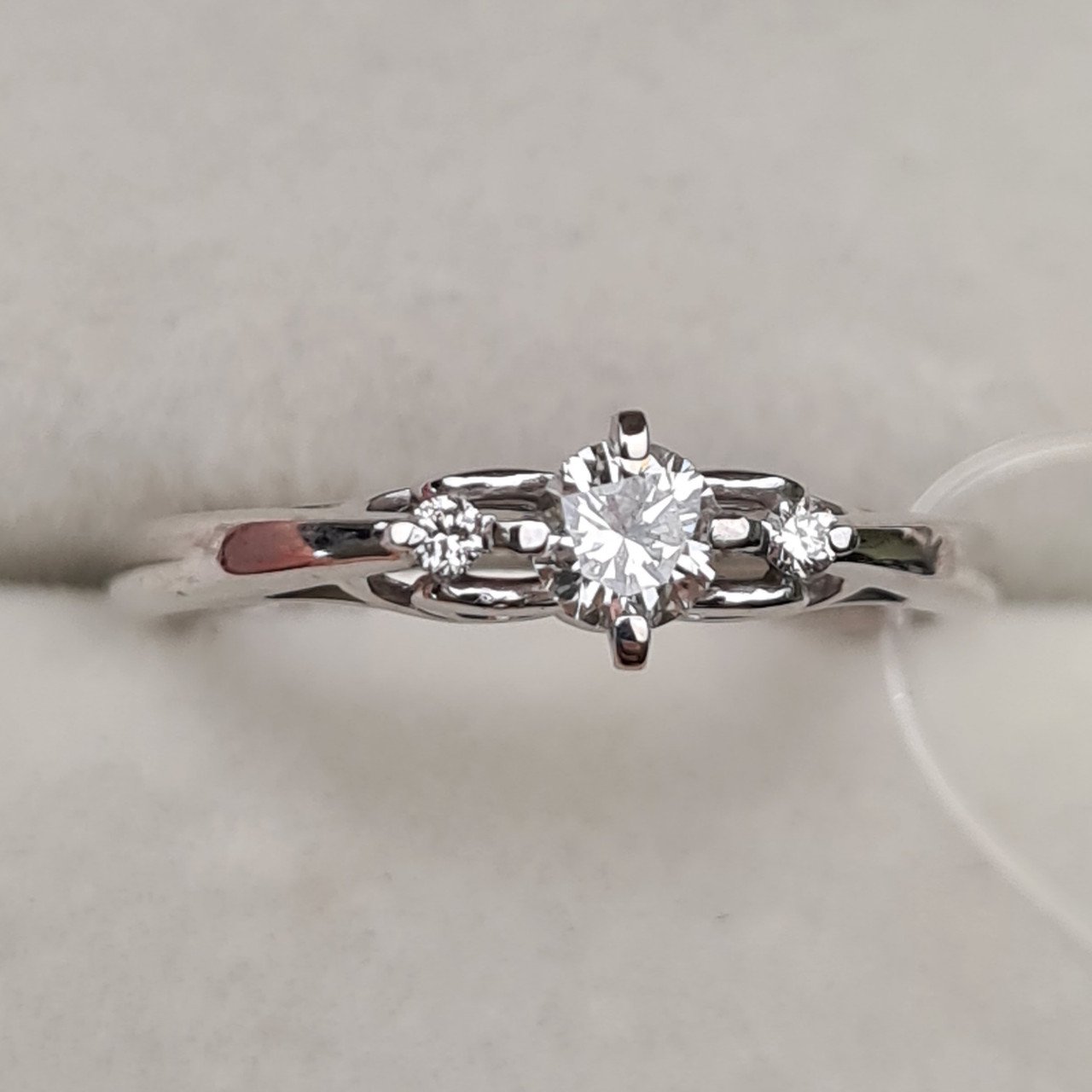 Кольцо Deimantas 98168835 16р 1,63гр 0,219ct. купить,NaN