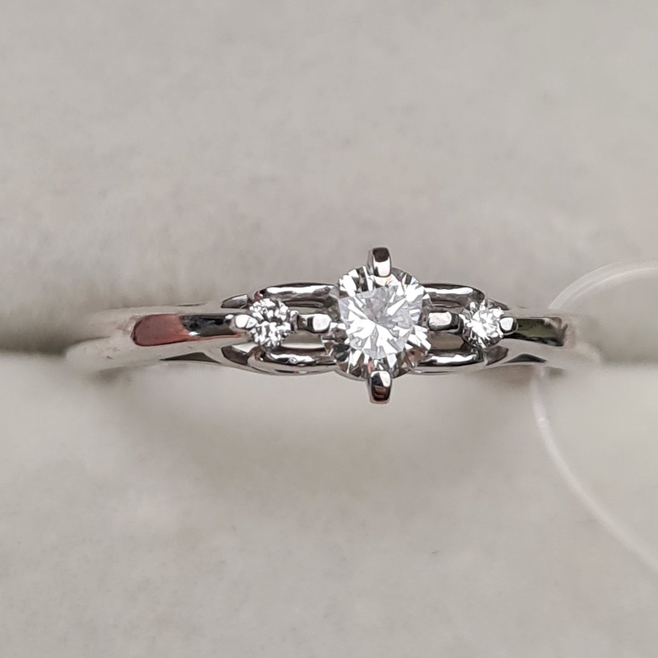 Кольцо Deimantas 98168835 16р 1,63гр 0,219ct. купить,NaN