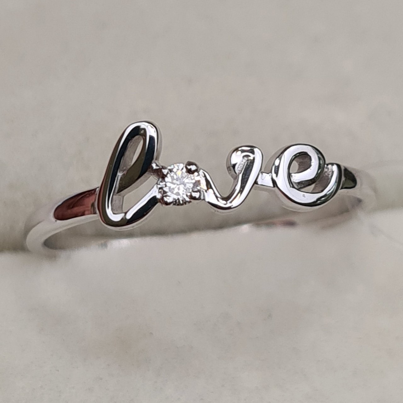 Кольцо Deimantas 98168809 16,5р 1,04гр 0,032ct. купить,NaN