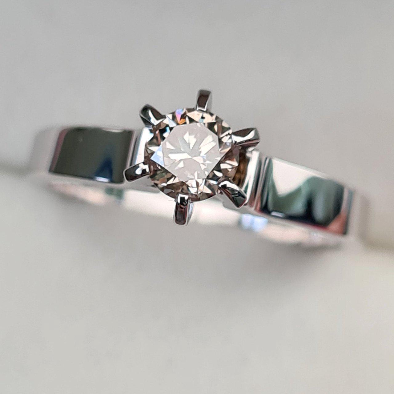 Кольцо Deimantas 93747004 16,5р 3,22гр 0,38ct. купить,NaN