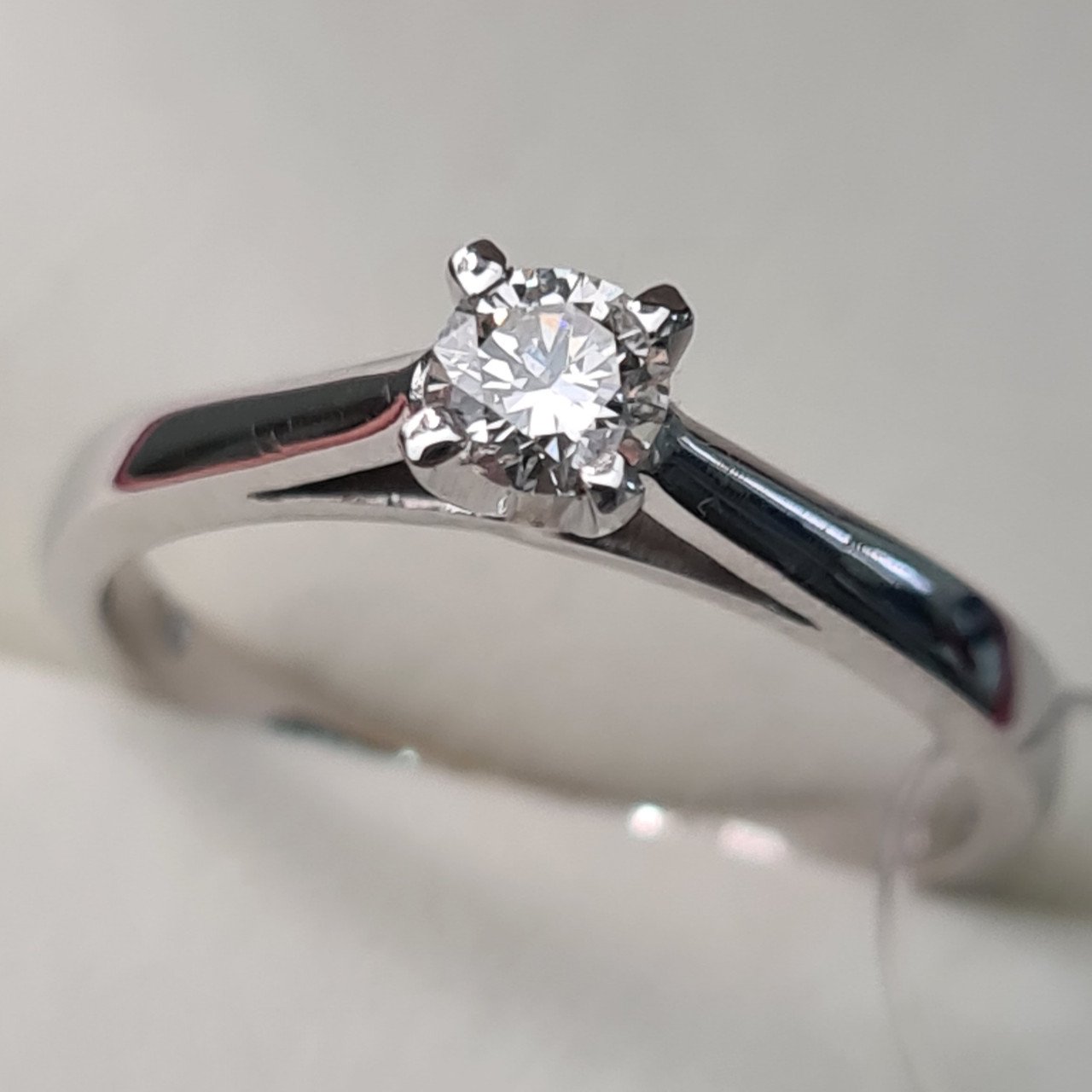 Кольцо Deimantas 61392130 16,5р 2,4гр 0,20ct купить,NaN