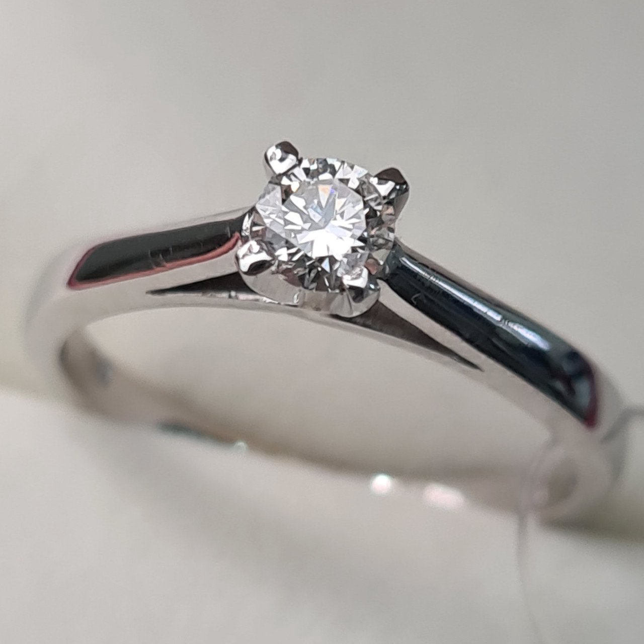 Кольцо Deimantas 61392130 16,5р 2,4гр 0,20ct купить,NaN