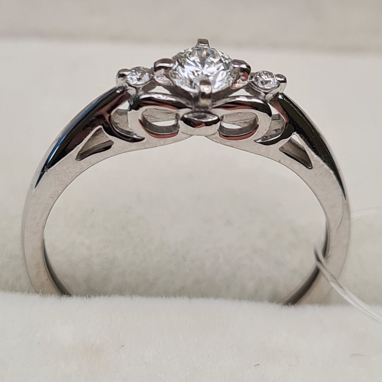 Кольцо Deimantas 98168835 16р 1,63гр 0,219ct. купить,NaN