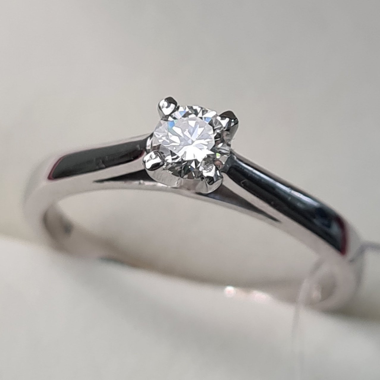 Кольцо Deimantas 61392130 16,5р 2,4гр 0,20ct купить,NaN