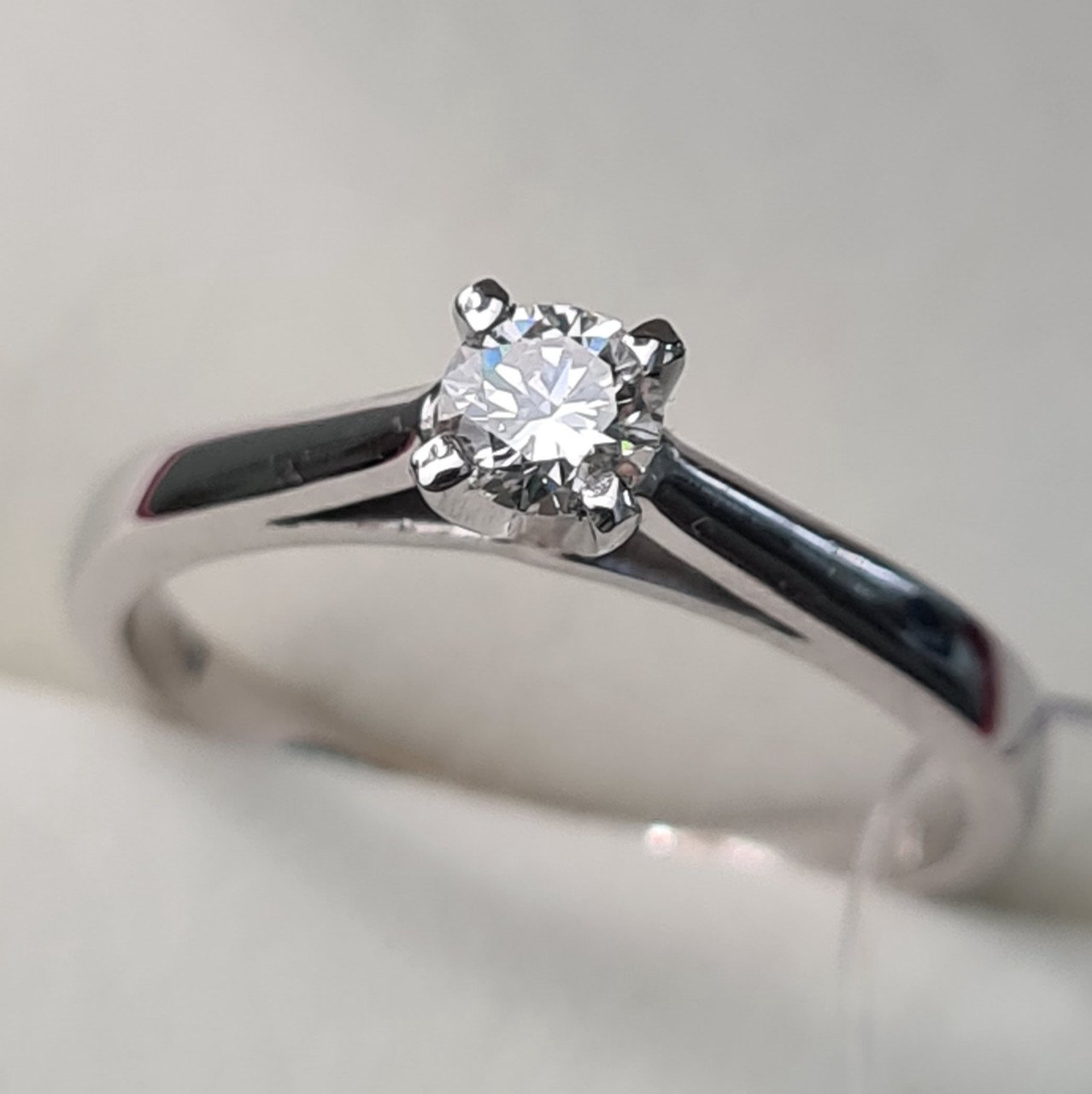 Кольцо Deimantas 61392130 16,5р 2,4гр 0,20ct купить,NaN
