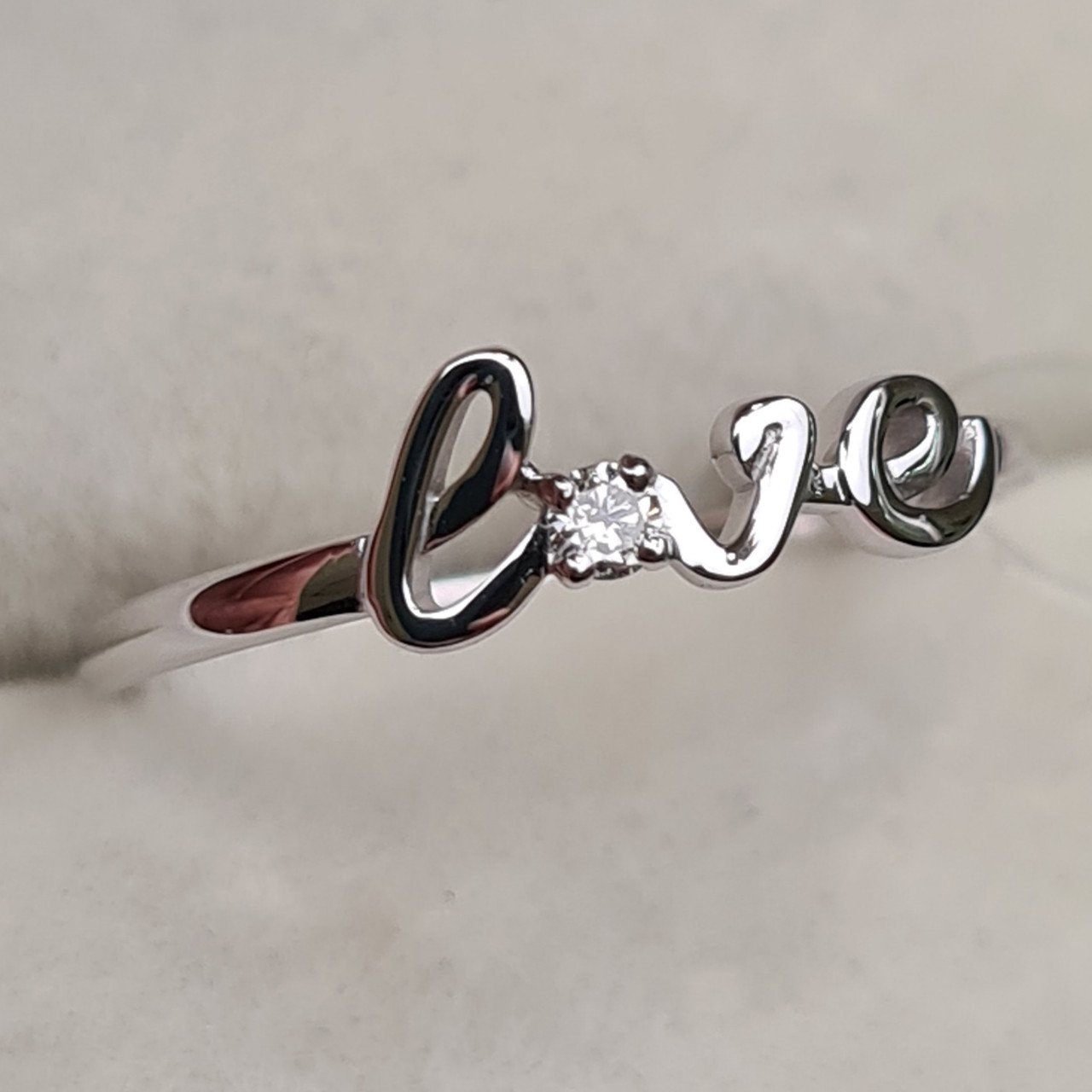 Кольцо Deimantas 98168809 16,5р 1,04гр 0,032ct. купить,NaN