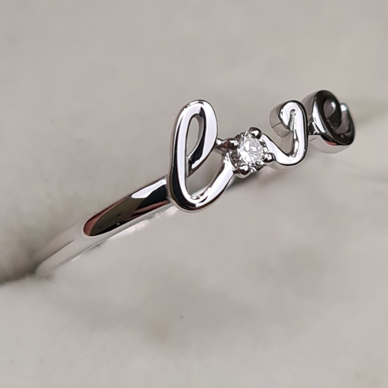 Кольцо Deimantas 98168809 16,5р 1,04гр 0,032ct. купить,NaN