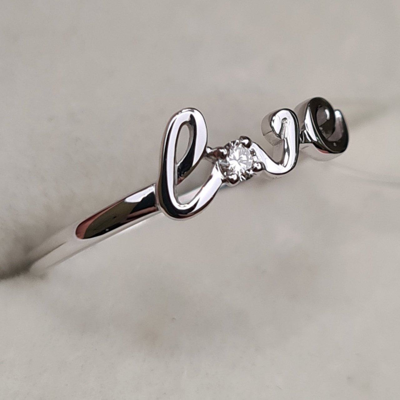 Кольцо Deimantas 98168809 16,5р 1,04гр 0,032ct. купить,NaN