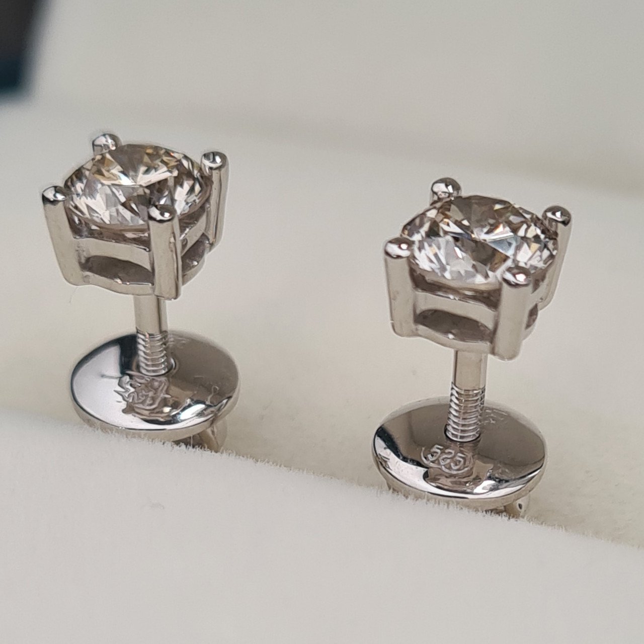 Серьги Deimantas 95968484 2гр 1,03ct. купить,NaN
