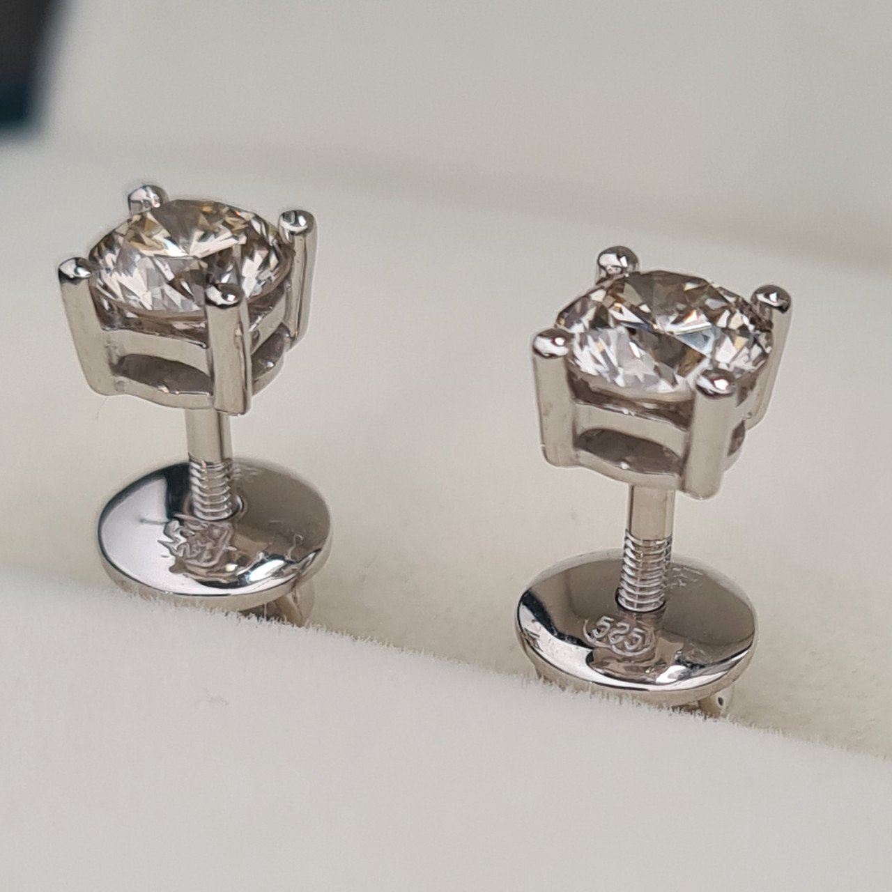 Серьги Deimantas 95968484 2гр 1,03ct. купить,NaN