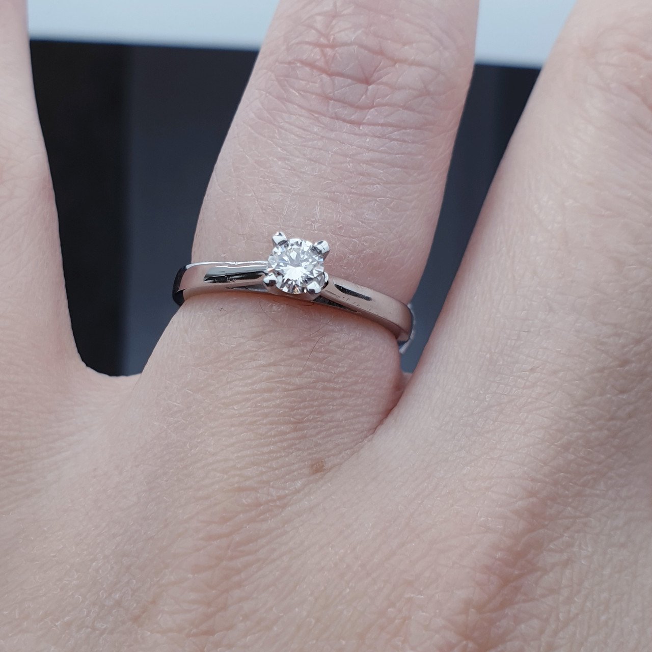 Кольцо Deimantas 61392130 16,5р 2,4гр 0,20ct купить,NaN