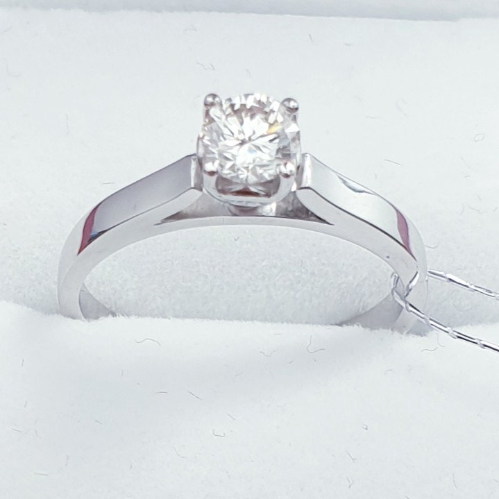 Кольцо Deimantas 61392138 16,5р 2,5гр 0,40ct. купить,NaN
